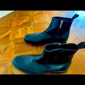 Donald J Pliner boots Never worn